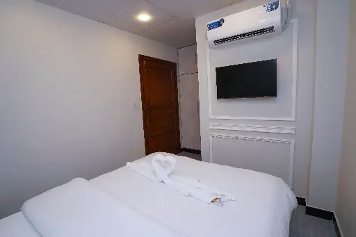 Queen Room